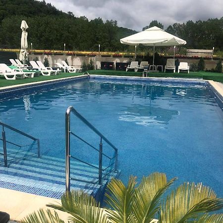 Călimăneşti Hotel Ostrov מראה חיצוני תמונה