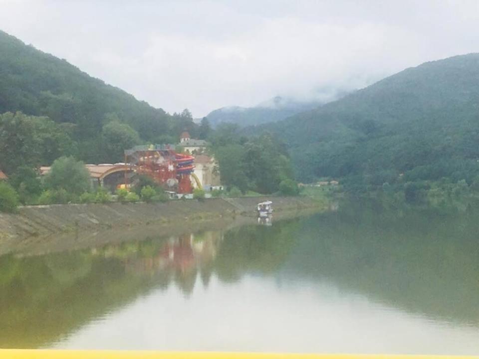 Călimăneşti Hotel Ostrov מראה חיצוני תמונה