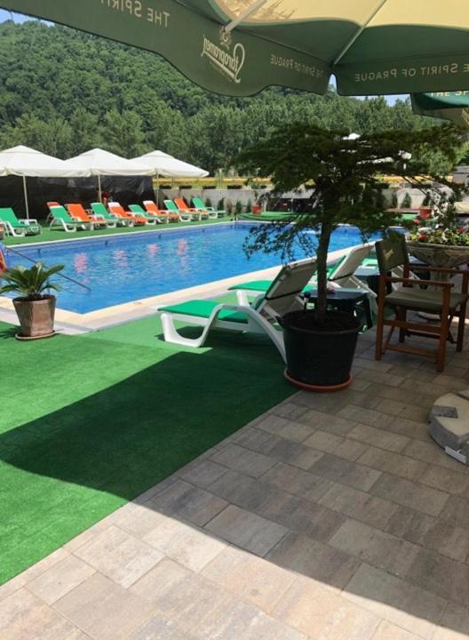 Călimăneşti Hotel Ostrov מראה חיצוני תמונה